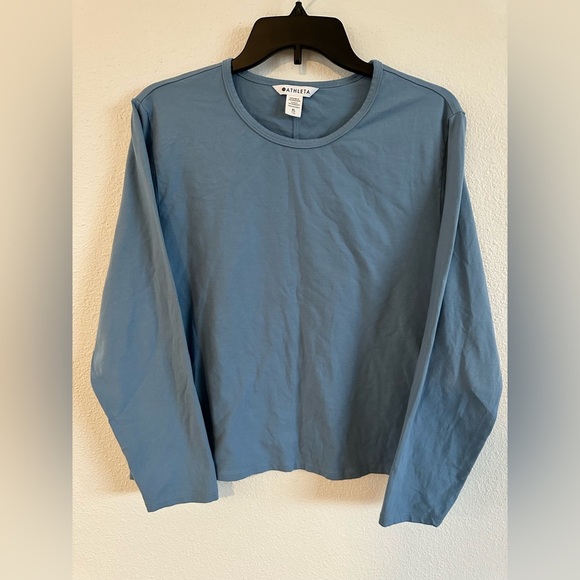 Athleta essentials top - Picture 2 of 5